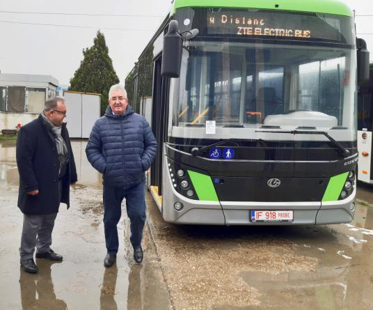 Іон Лунгу, мер Сучави, з генеральним директором BMC TRUCK&BUS SA